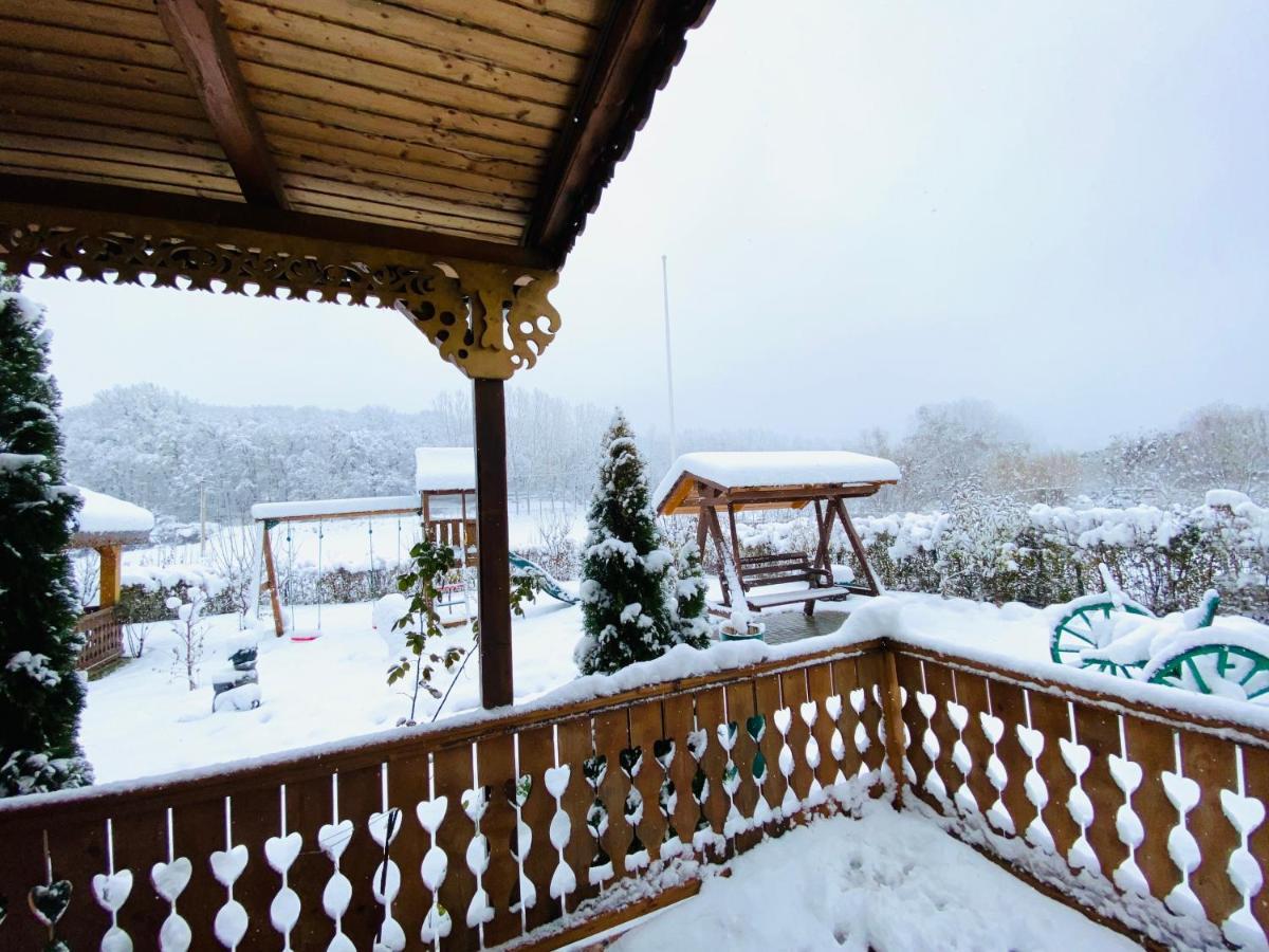 Agropensiunea Valea Fagilor Luncavita Exteriér fotografie
