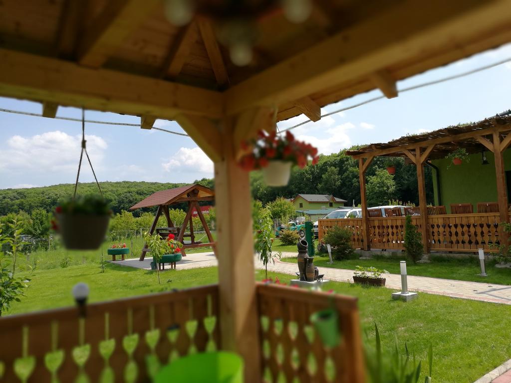 Agropensiunea Valea Fagilor Luncavita Exteriér fotografie