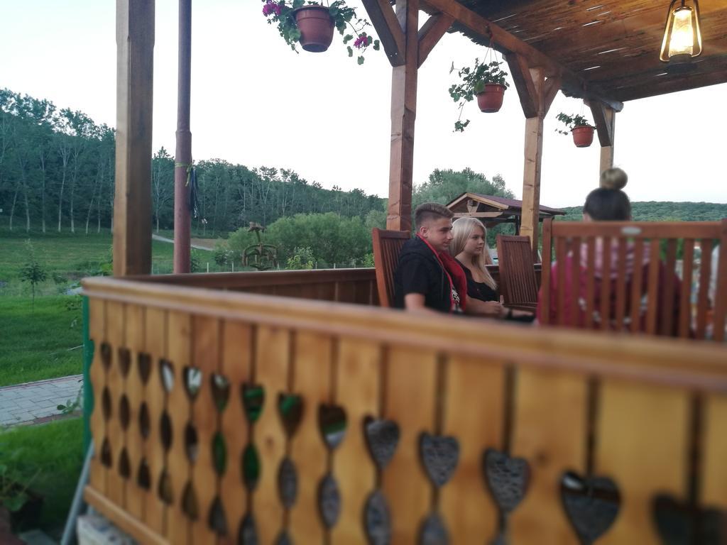 Agropensiunea Valea Fagilor Luncavita Exteriér fotografie