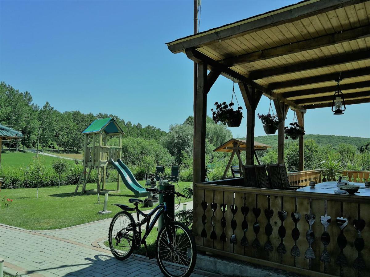Agropensiunea Valea Fagilor Luncavita Exteriér fotografie